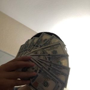 Meet your Posher, Leo